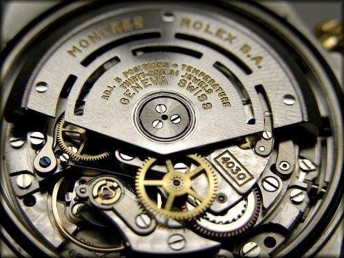 Bộ máy bên trong đồng hồ Rolex chính hãng có gì khác biệt?