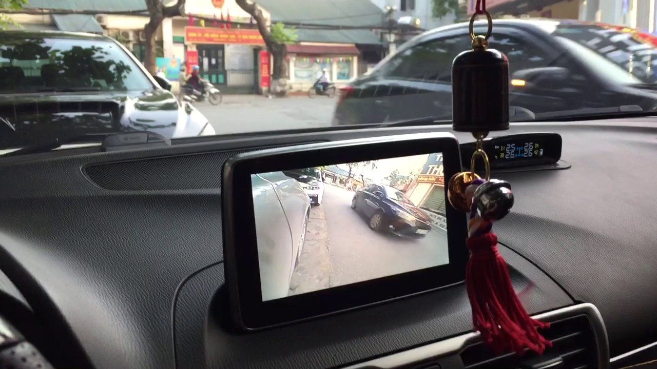 Tại sao cần phải lắp đặt camera gương cập lề trên xe ô tô?