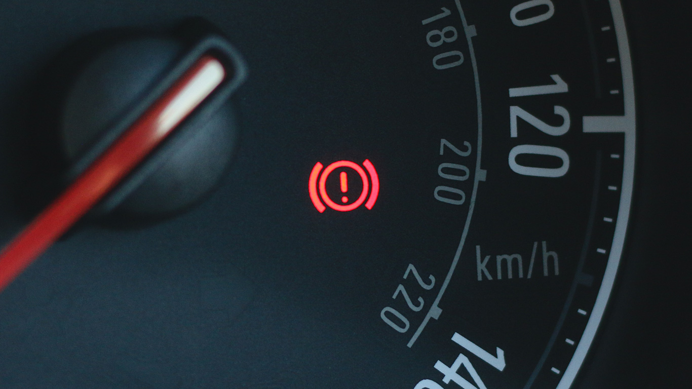 Những ký hiệu đèn báo trên xe hơi quan trọng cần biết