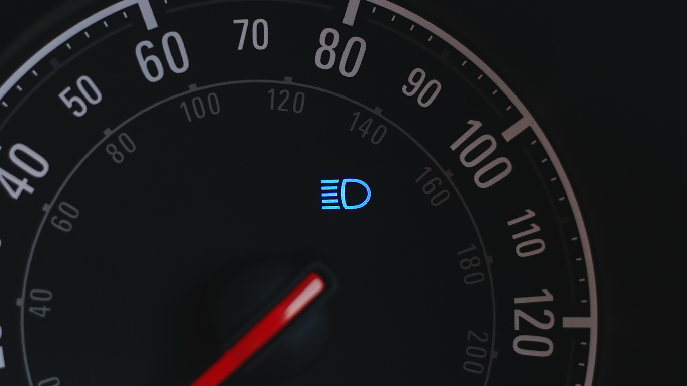 Những ký hiệu đèn báo trên xe hơi quan trọng cần biết