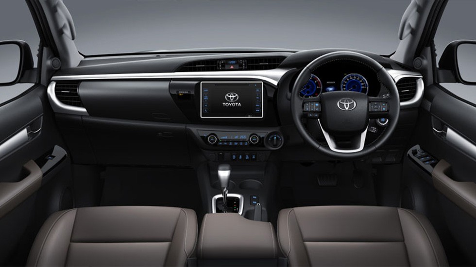 Toyota Hilux 2017 ra mắt chỉ hơn 600 triệu đồng
