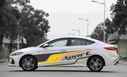 Dán decal thiết kế cho xe ô to Hyundai Elantra mẫu mới