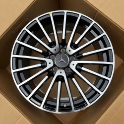 Thay mâm 18 inch 5x112 cho xe ô tô Mercedes E-Class sang trọng...