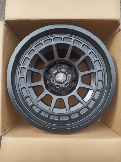 Thay mâm 18 inch 6x139 cho xe ô tô Ford Raptor mạnh mẽ FR013