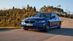 Độ cảm biến đá chân mở cốp xe ô tô BMW Series 3